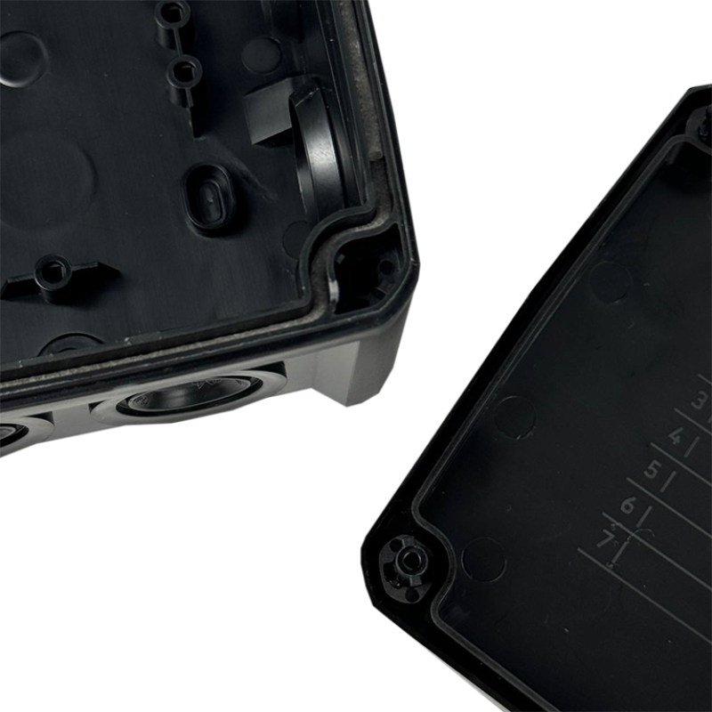 146x106x65мм внешняя распределительная коробка 10 вводов IP66 черная [JB-146-105-065-GF-IP66-BL] UEC